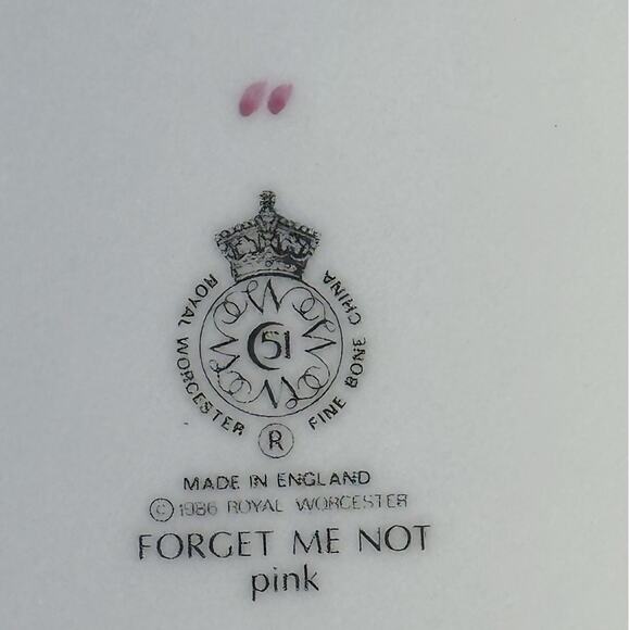 Royal Worcester England Retired 'Forget Me Not' 12" Handled Cake Plate - Picture 7 of 7